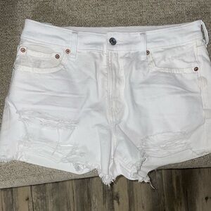 White American Eagle shorts